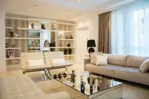 Kamer met meubels in Breda